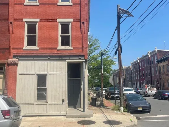 102 N Stockton St, Trenton, NJ 08618