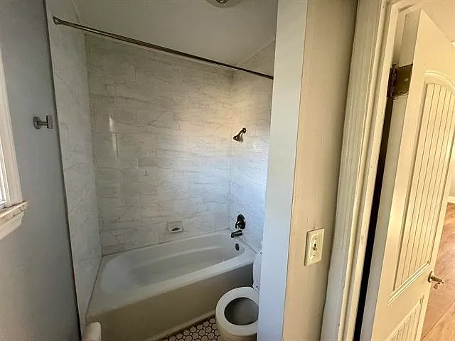 690 McConnell St — Photo 11