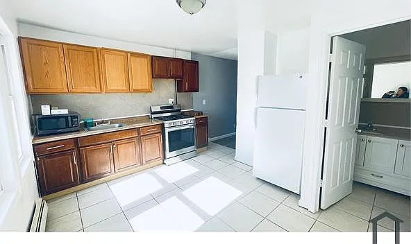 256 Charles Ave #1