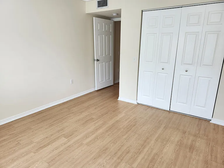 813 Villa Cir — Photo 8