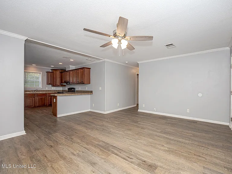 6003 E Lamar St — Photo 12