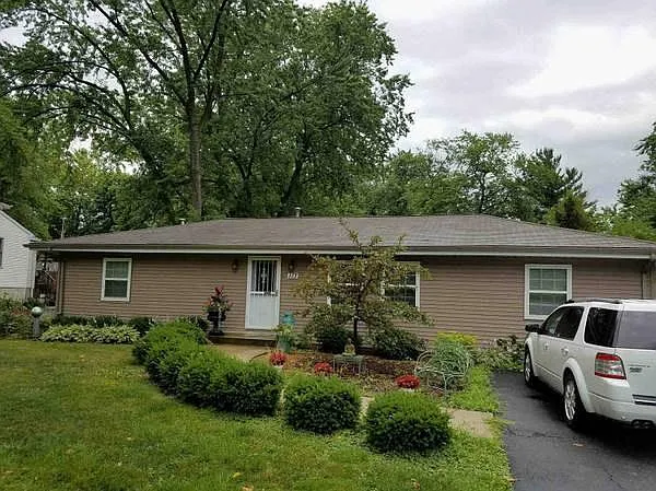 113 Iris Rd photo 1