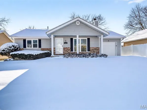2128 Monks Hollow Dr, Florissant, MO 63031