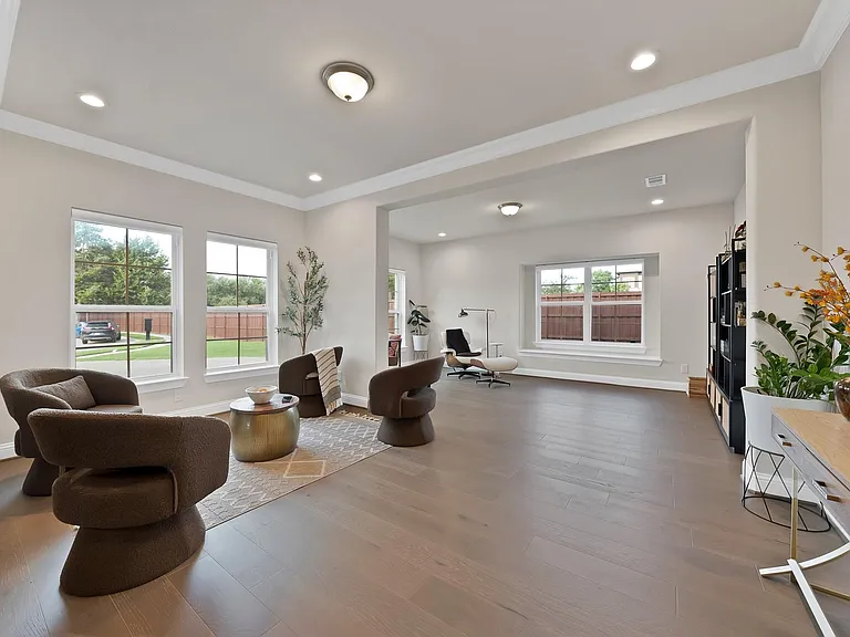 1616 Colonnade Ct — Photo 3