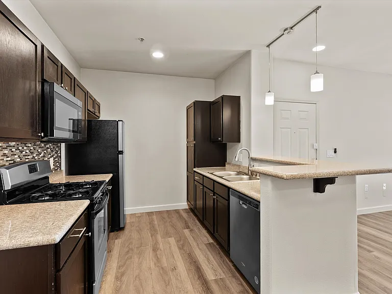 The View Apartments — Photo 57