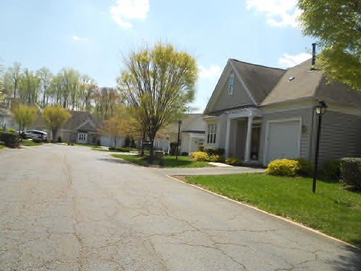 2nd image of 2156 Vittoria Ct