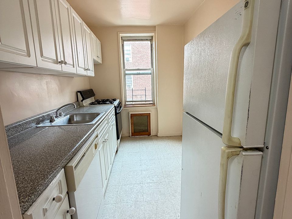 2nd image of 84-10 Main St APT 648