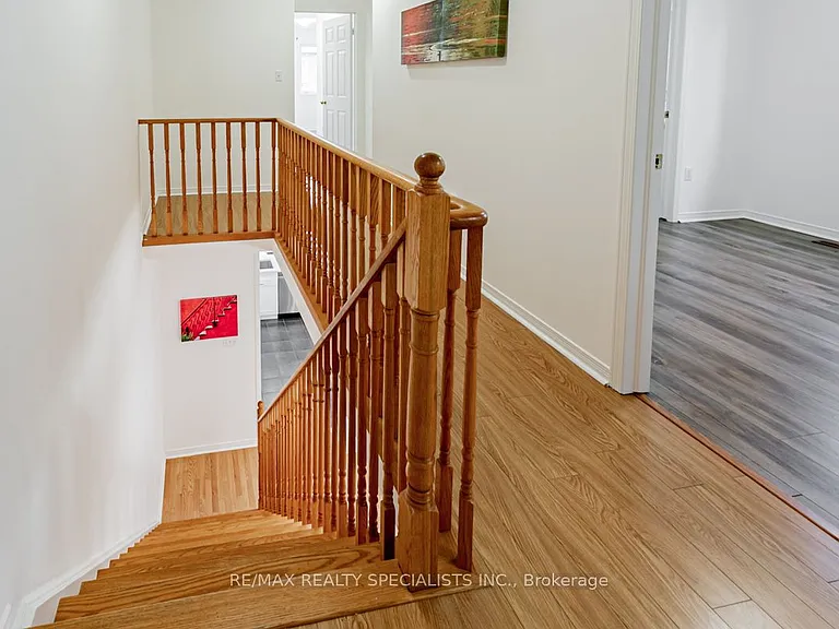 16 Evanwood Cres — Photo 11