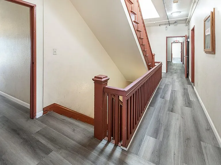 Soto Rose Apartments — Photo 76