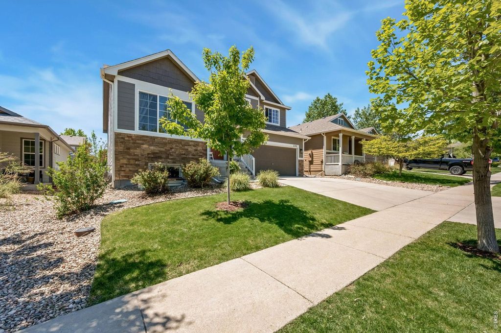 2243 Ballard Ln