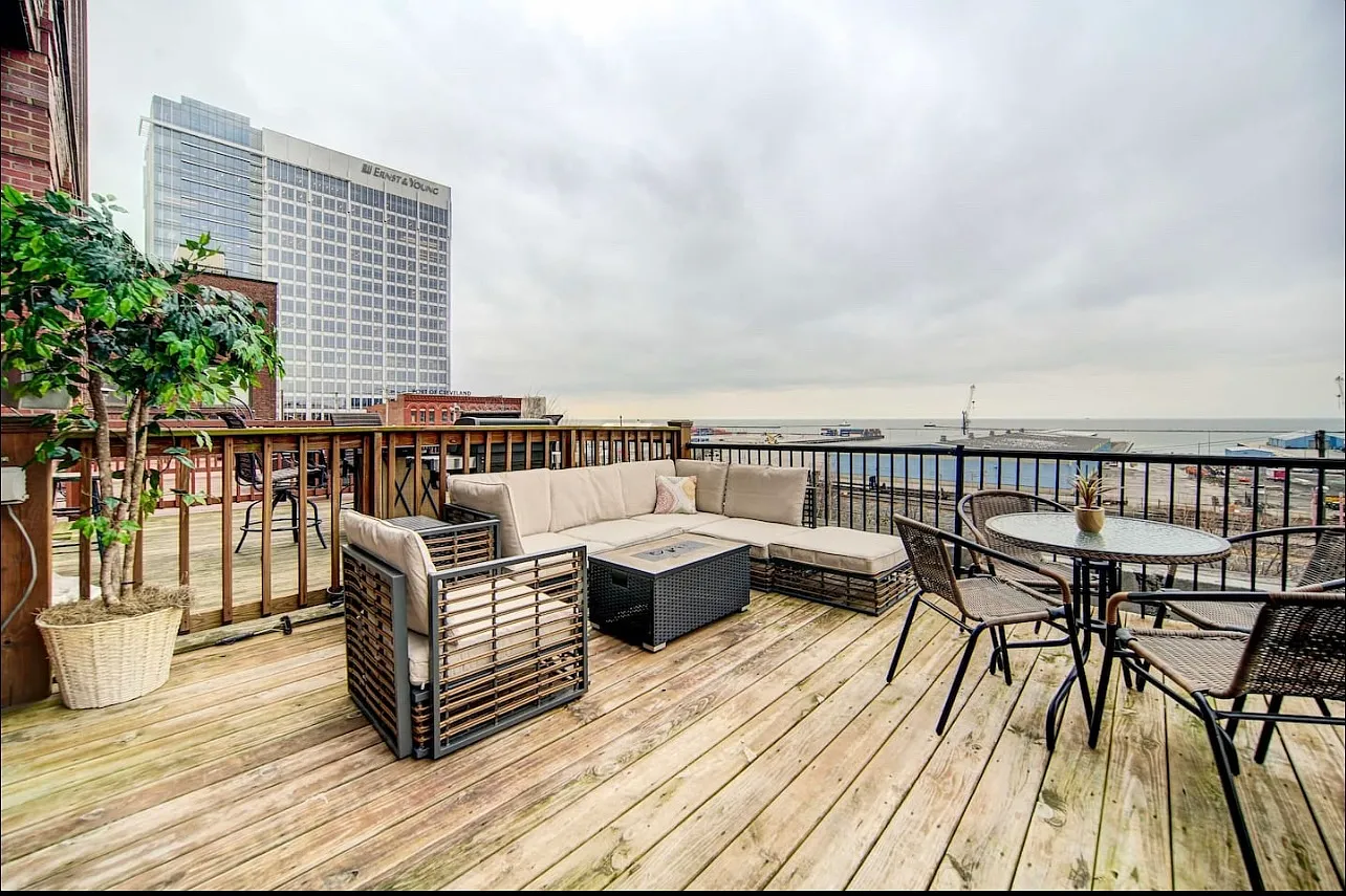 1 bed, 800 sqft, $2,300 — Photo 3