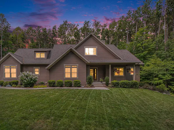 6425 68th St SE, Caledonia, MI 49316