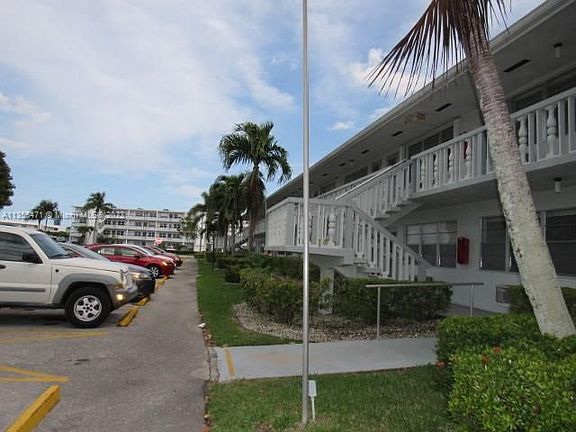 4th image of 207 Windsor J J-building J