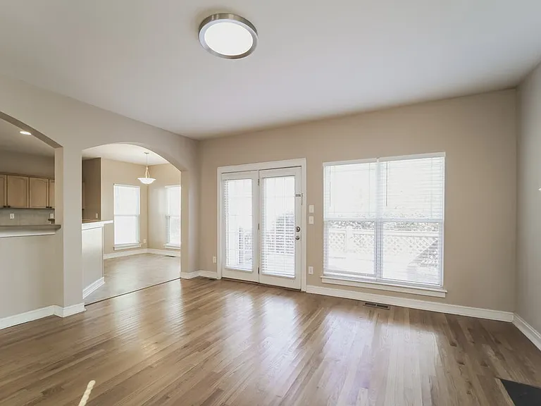 8607 Castle Cliff Dr — Photo 9