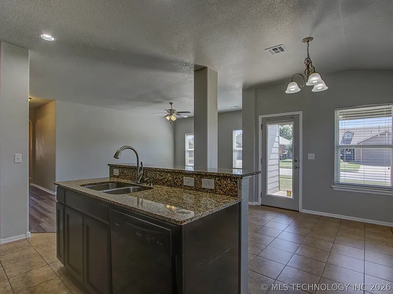 16090 S 85th East Ave — Photo 11