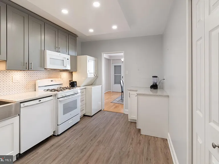 3705 S George Mason Dr #2202S — Photo 10