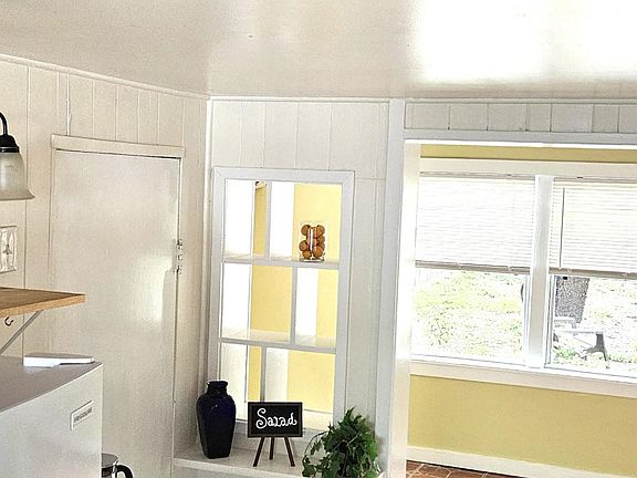 2nd image of 2417 3rd Ave N #2