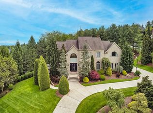 1512 Fox Chase Ln, Pittsburgh, PA 15241