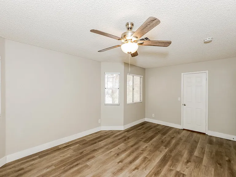 1403 Harmony Hill Dr — Photo 11