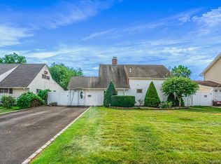 236 Duckpond Drive S, Wantagh, NY 11793