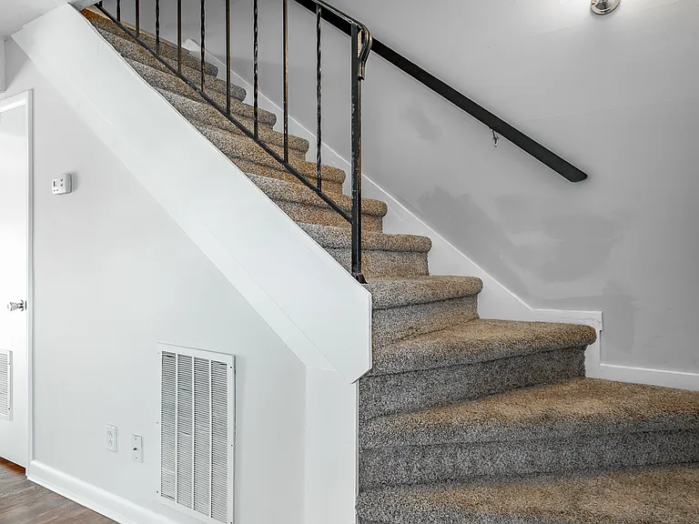 Saint Victors Lane Townhomes — Photo 12