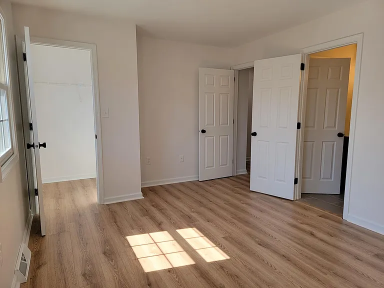77 Brookfield Rd — Photo 17