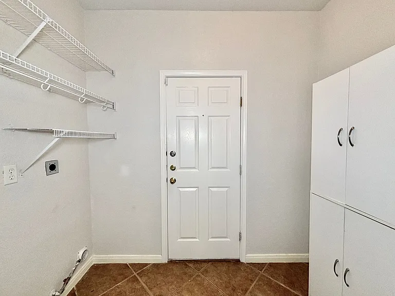 20527 Cliff Park — Photo 11