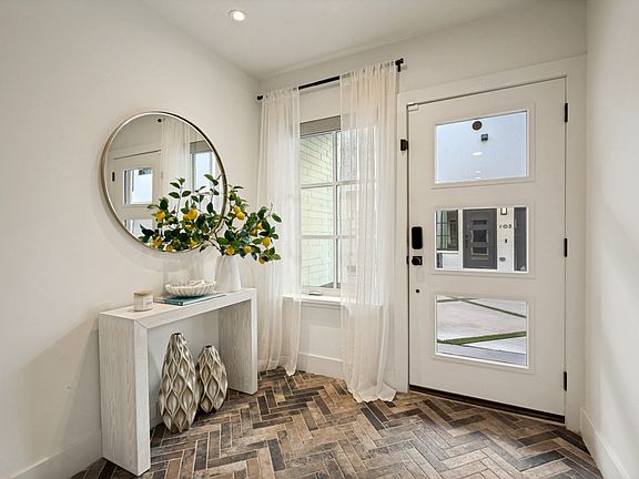 3rd image of 4220 Hawthorne Ave #103