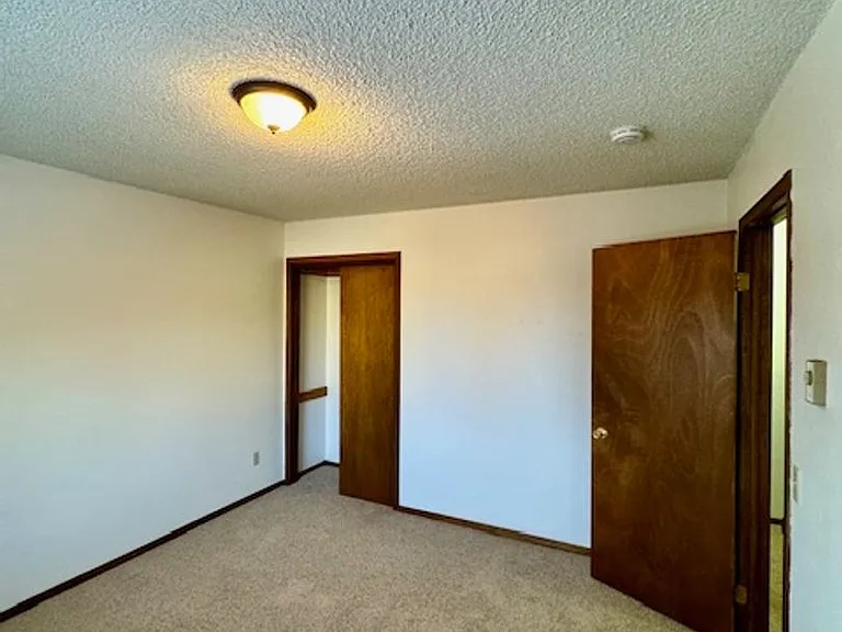 1605 W Koch St — Photo 25