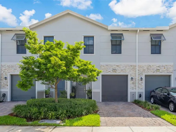 856 NW 3rd Way, Pompano Beach, FL 33060