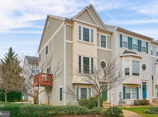 4086 Fountainside Ln, Fairfax, VA 22030