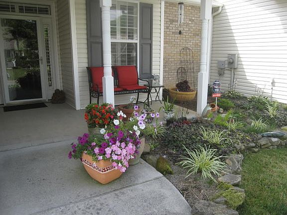 2nd image of 1534 Graybrook Ln