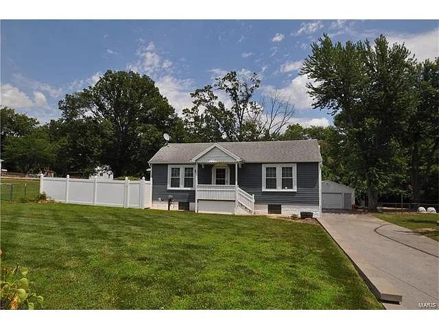 10150 Bon Oak Dr photo 1