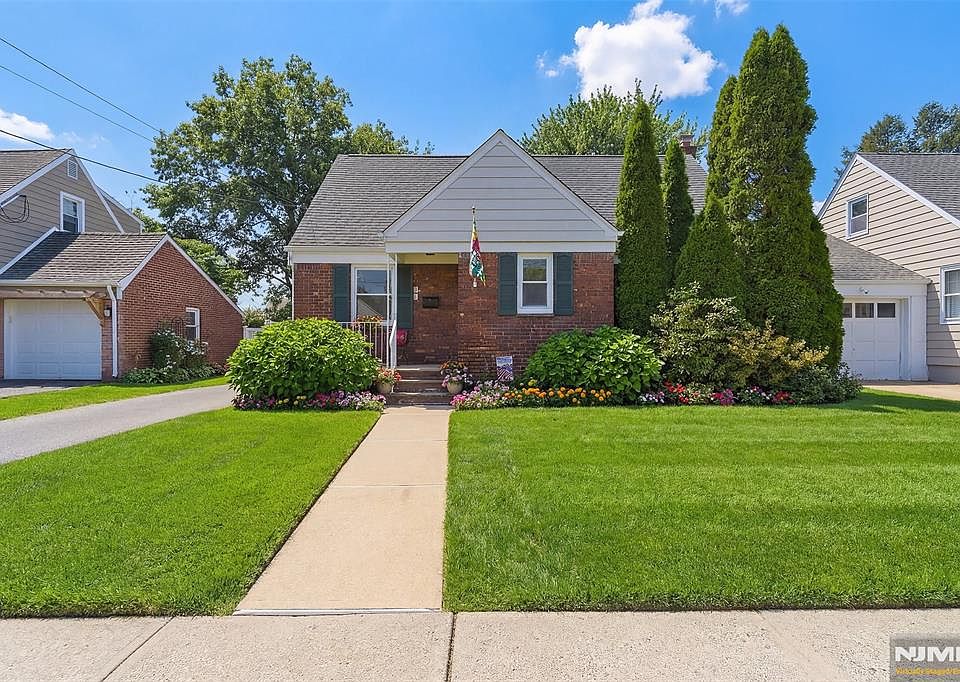 1st image of 47 Peek St