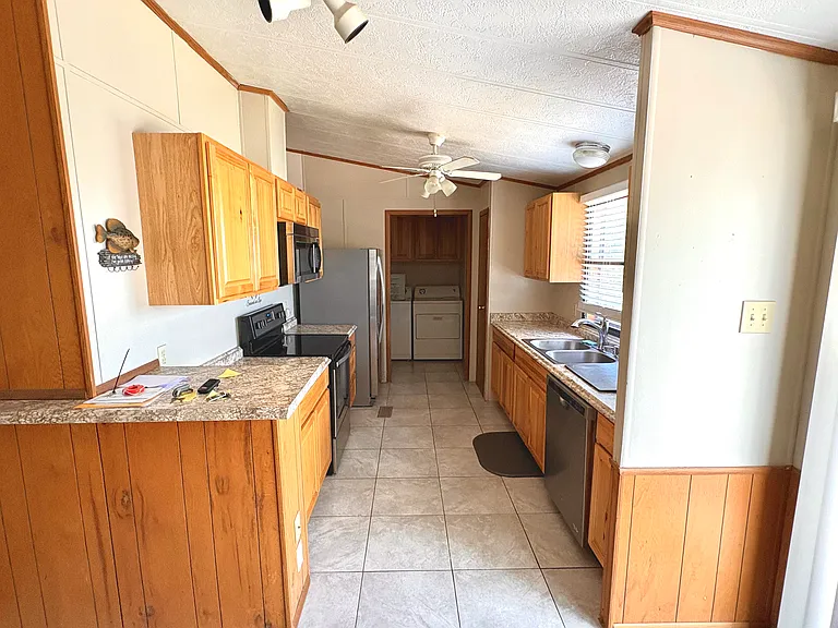 2417 Lookout Cove Ct — Photo 6