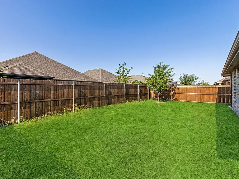Spacious Backyard