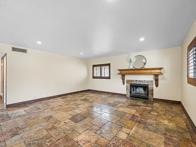 642 E Sage Brush St — Photo 9