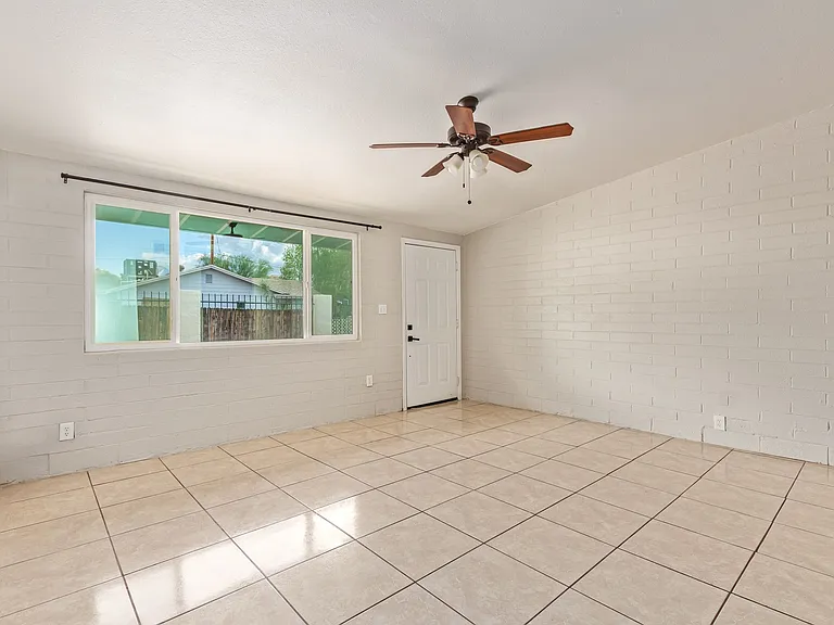 732 W Cinnabar Ave #1 — Photo 8