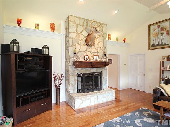 2nd image of 2649 Millbrook Ct