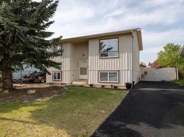 4620 37a Ave NW, Edmonton, AB T6L 3T5