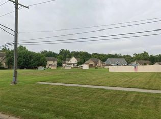 31694 Olmstead Rd, Rockwood, MI 48173