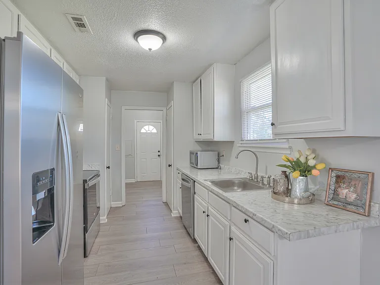 603 Spruce Dr — Photo 5