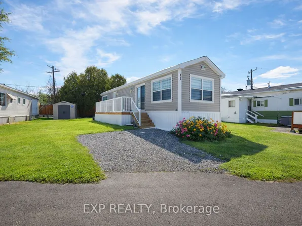 11 Bonner St, Ottawa, ON K2H 7S9