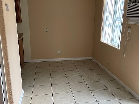 5th image of 3840 43rd Ave Unit 1