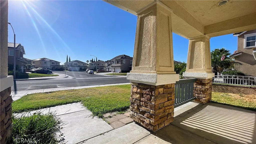 4 bed, 3406 sqft, $4,200 — Photo 3