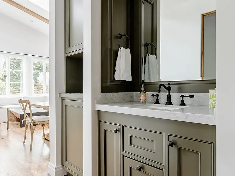 powder vanity with large mirror