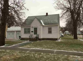 515 N McKenzie St, Luverne, MN 56156