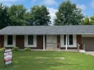 1049 Ravenwood Dr, Montgomery City, MO 63361