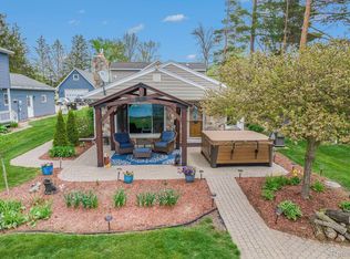 6025 Mabley Hill Rd, Fenton, MI 48430