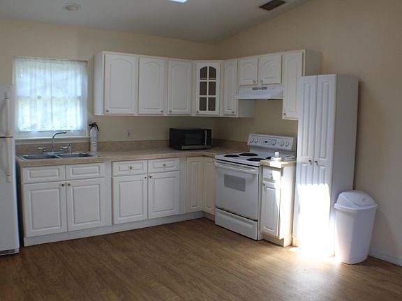2nd image of 859 Chickadee Dr